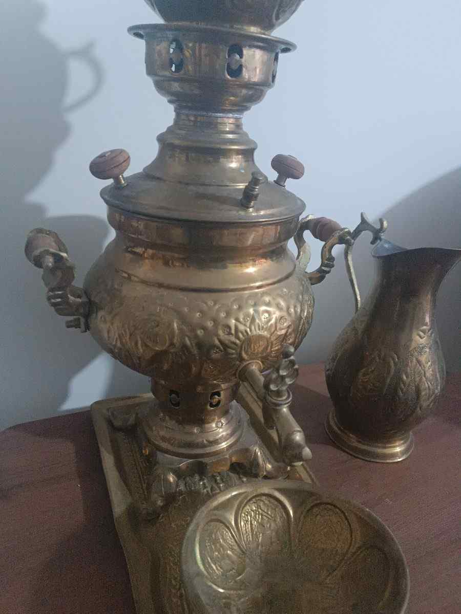 سماور زغالی و قوری و  برنجی 